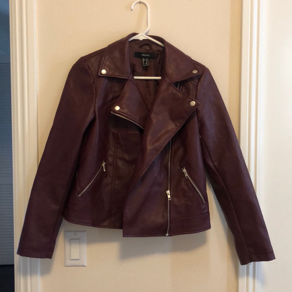 MAROON LEATHER JACKET